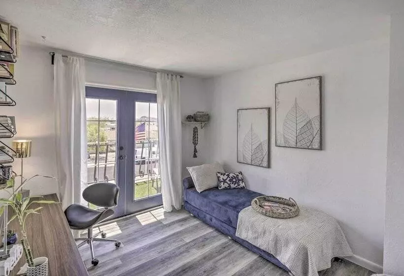 Serene Havasu Oasis: Newly Remodeled W/ Views