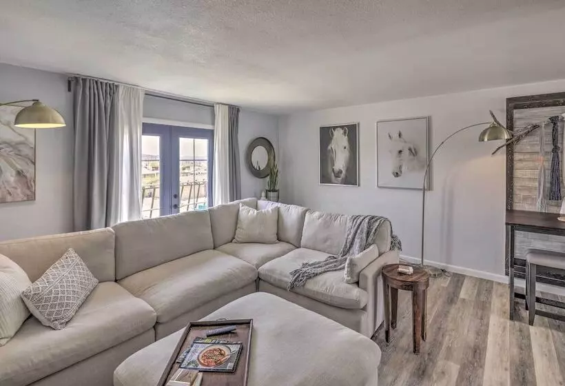 Serene Havasu Oasis: Newly Remodeled W/ Views