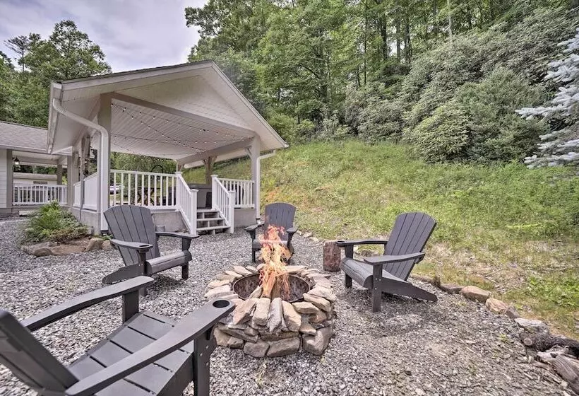 Settlers Mountain Retreat: On Site Hikes & Views!