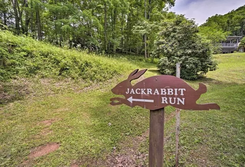 Settlers Mountain Retreat: On Site Hikes & Views!