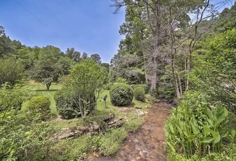 Settlers Mountain Retreat: On Site Hikes & Views!