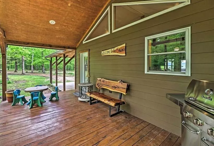 Spacious & Elegant Mountain View Cabin W/ Deck!
