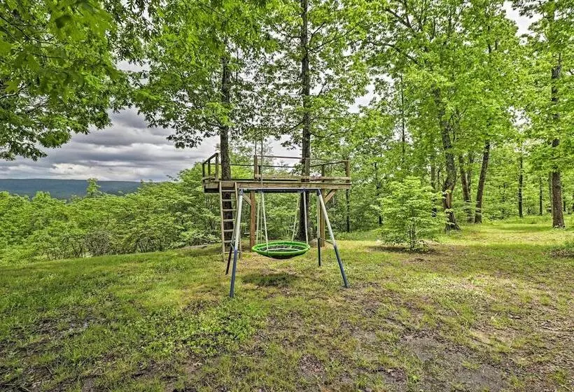 Spacious & Elegant Mountain View Cabin W/ Deck!