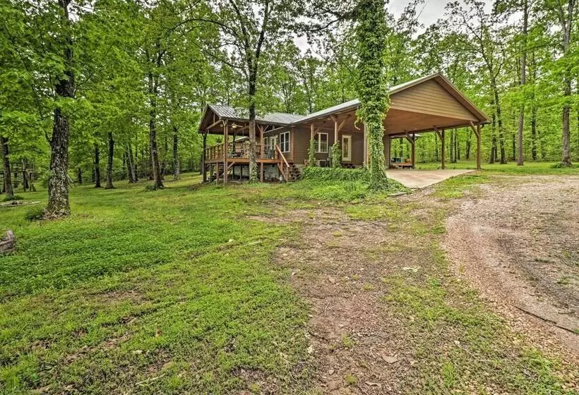 Spacious & Elegant Mountain View Cabin W/ Deck!