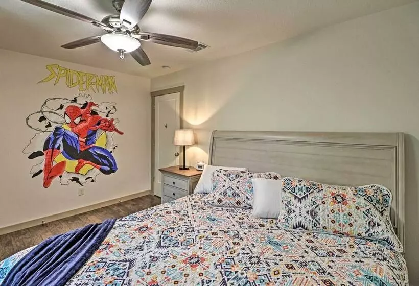 Spacious & Elegant Mountain View Cabin W/ Deck!