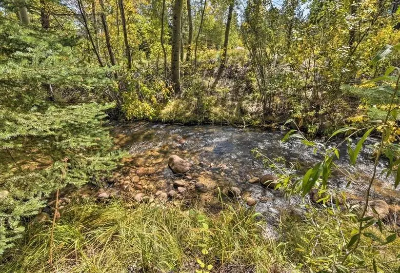 Spacious Nathrop Home W/ Fire Pit & On Site Creek!