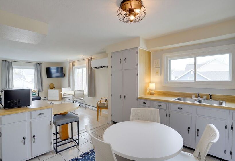 Spacious South Haven Retreat Near Lake Michigan