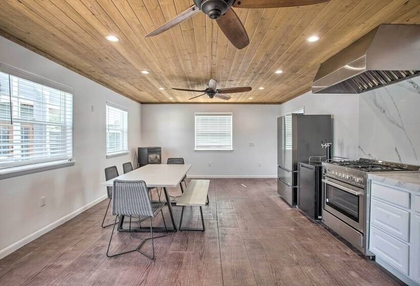 Spacious Williams Retreat W/ Games & Hot Tub!