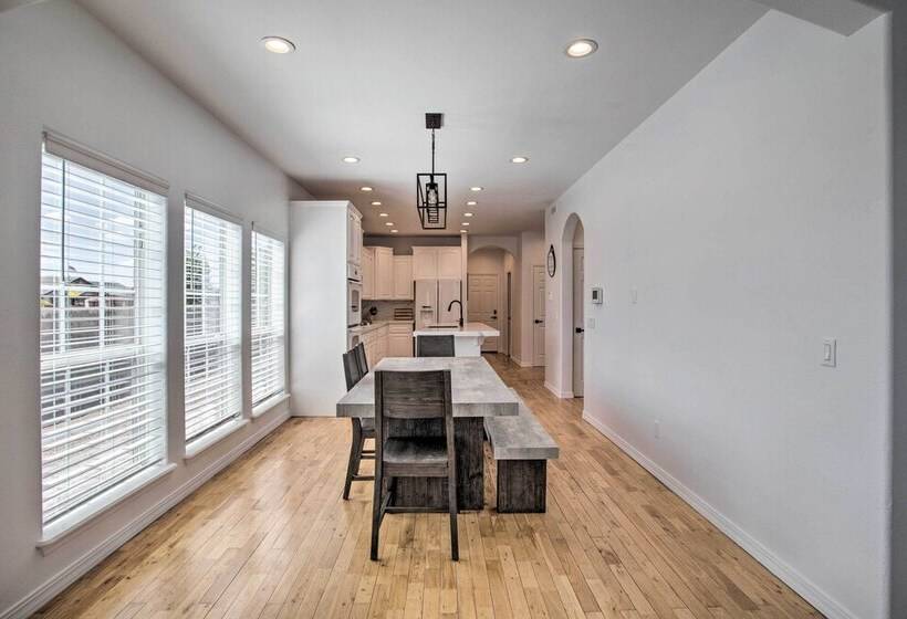 Spacious Williams Retreat W/ Games & Hot Tub!