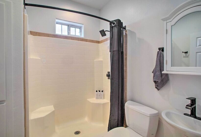 Spacious Williams Retreat W/ Games & Hot Tub!