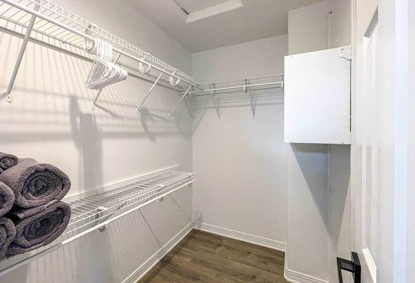 Spacious Williams Retreat W/ Games & Hot Tub!