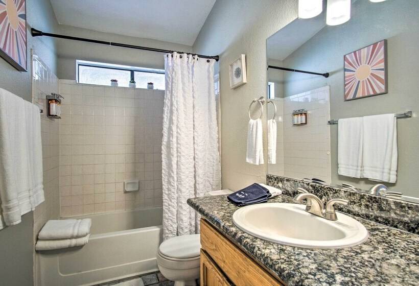 Tucson Hideaway Near Hiking & Biking!