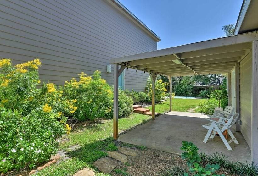 Outdoor Oasis & Grills: Ultimate Rockport Home!