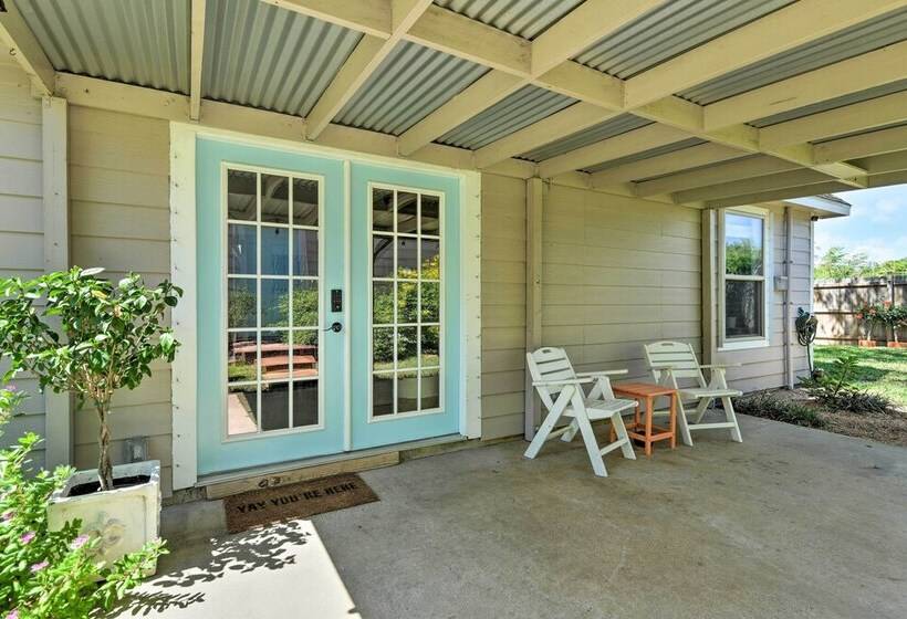 Outdoor Oasis & Grills: Ultimate Rockport Home!