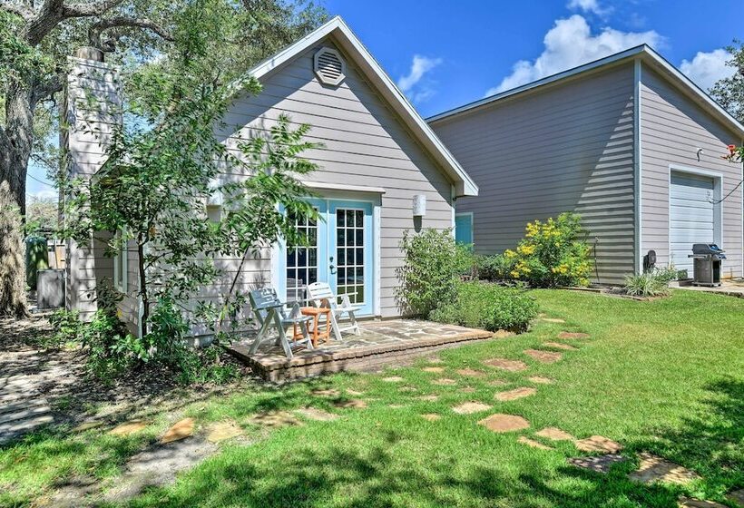 Outdoor Oasis & Grills: Ultimate Rockport Home!