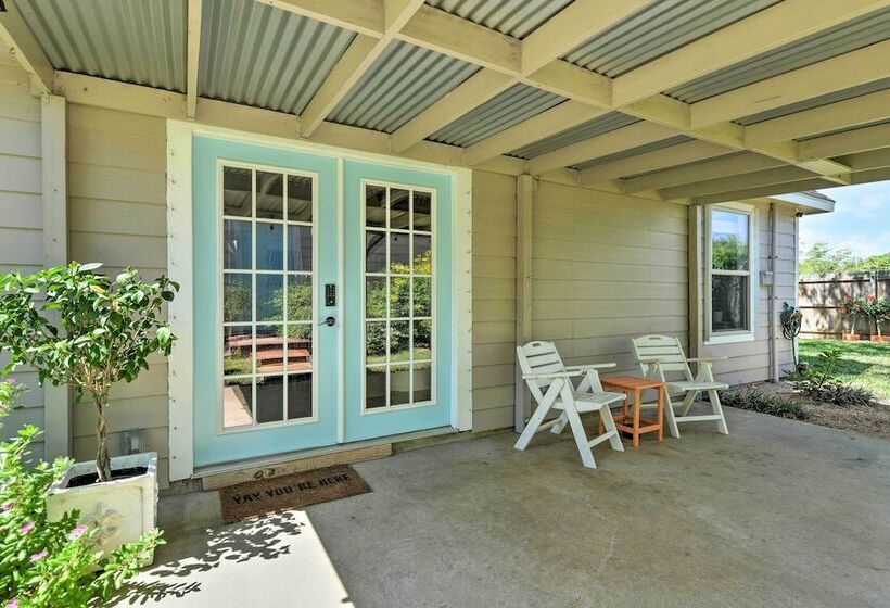 Outdoor Oasis & Grills: Ultimate Rockport Home!