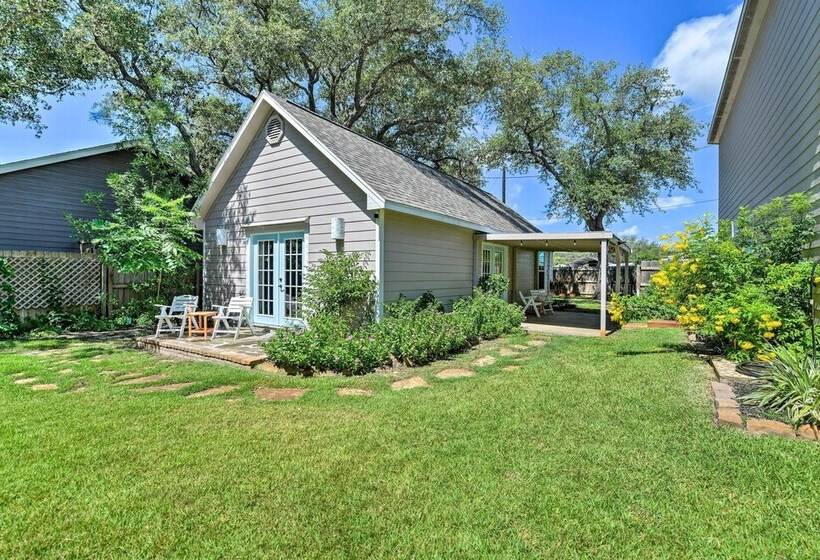 Outdoor Oasis & Grills: Ultimate Rockport Home!