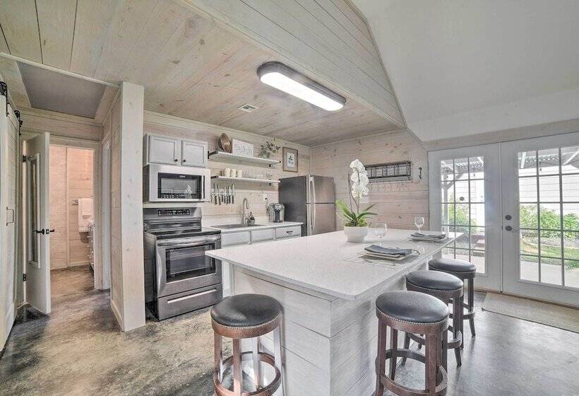 Outdoor Oasis & Grills: Ultimate Rockport Home!