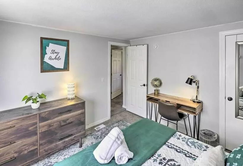 Updated Escape W/ Game Room 1 Block To River!