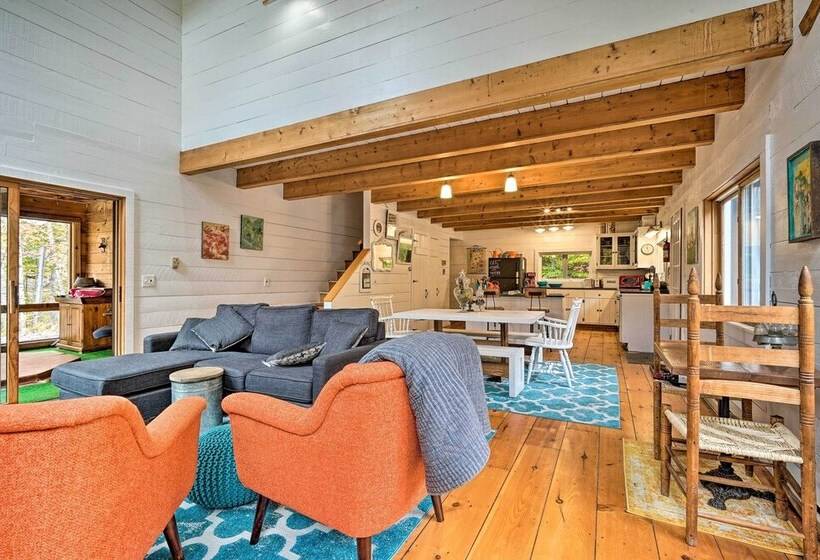 Whimsical Winhall Cottage W/ Fire Pit!