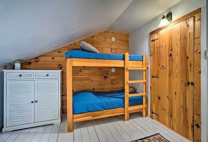 Whimsical Winhall Cottage W/ Fire Pit!