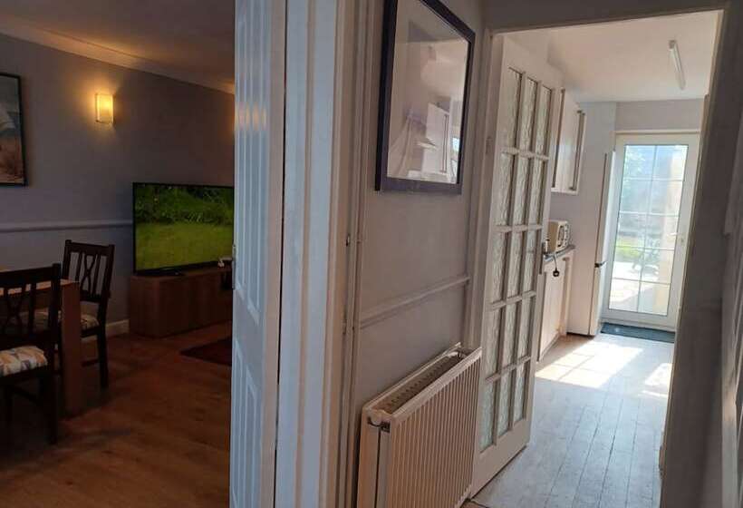 ベッドアンドブレックファースト Melo House Grove 46 Grove Road