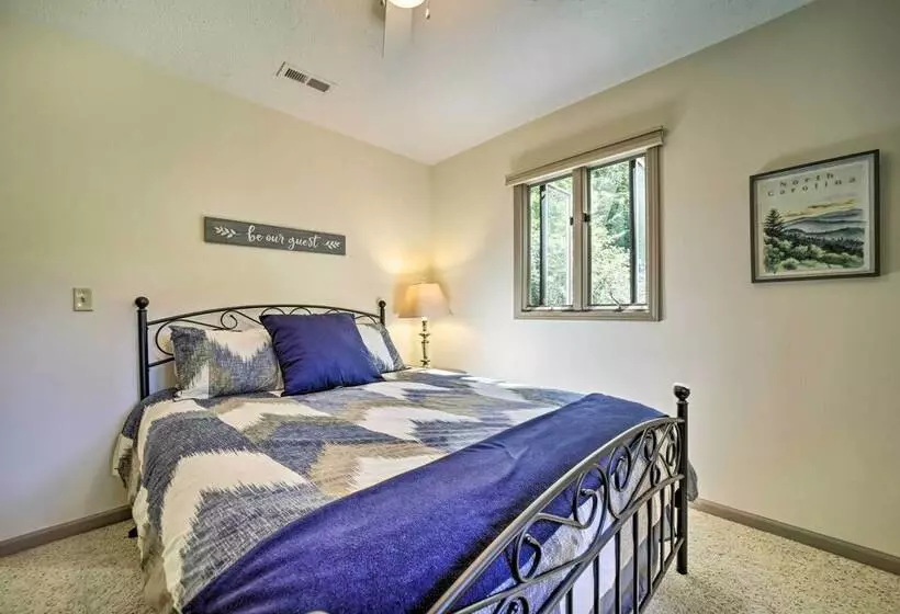 Brevard Retreat ~ 3 Mi To Downtown!