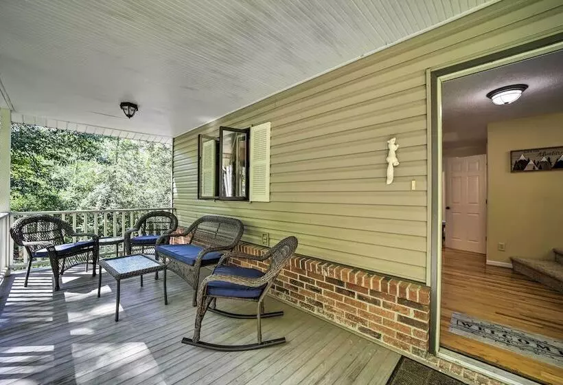 Brevard Retreat ~ 3 Mi To Downtown!