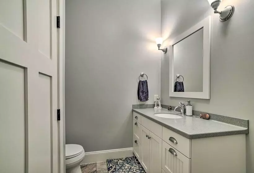 Charming Home On Keuka Lake W/ Dock & Fire Pit!