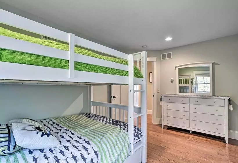 Charming Home On Keuka Lake W/ Dock & Fire Pit!