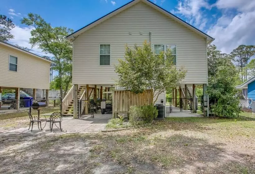Charming Oak Island Home 1 Mi To Beach!