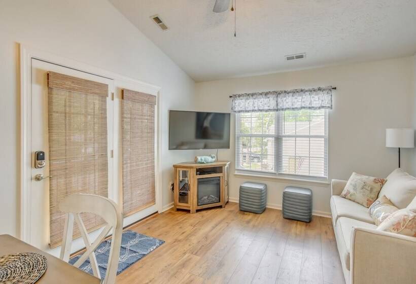 Charming Oak Island Home 1 Mi To Beach!