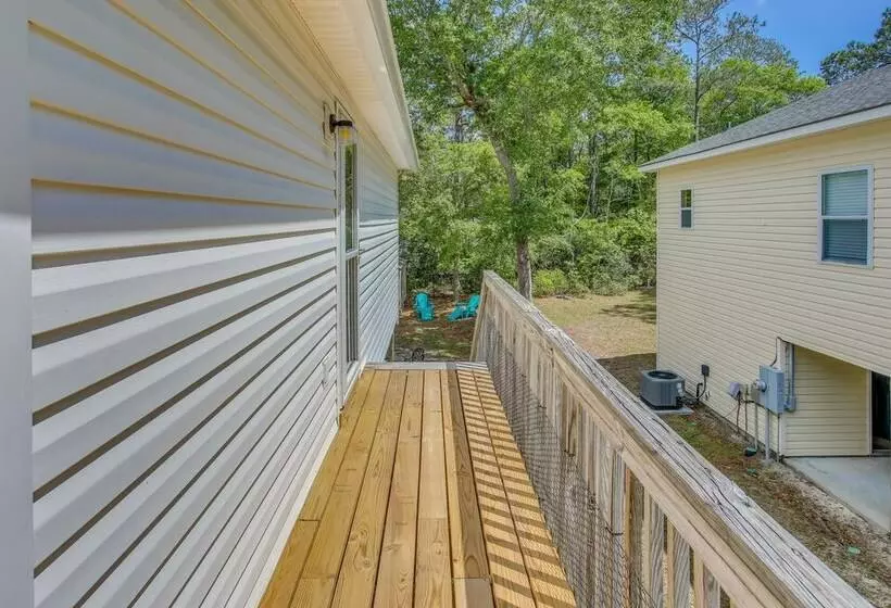 Charming Oak Island Home 1 Mi To Beach!