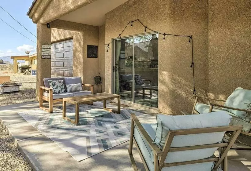 Chic Home In Lake Havasu W/ Fire Pit & Patio