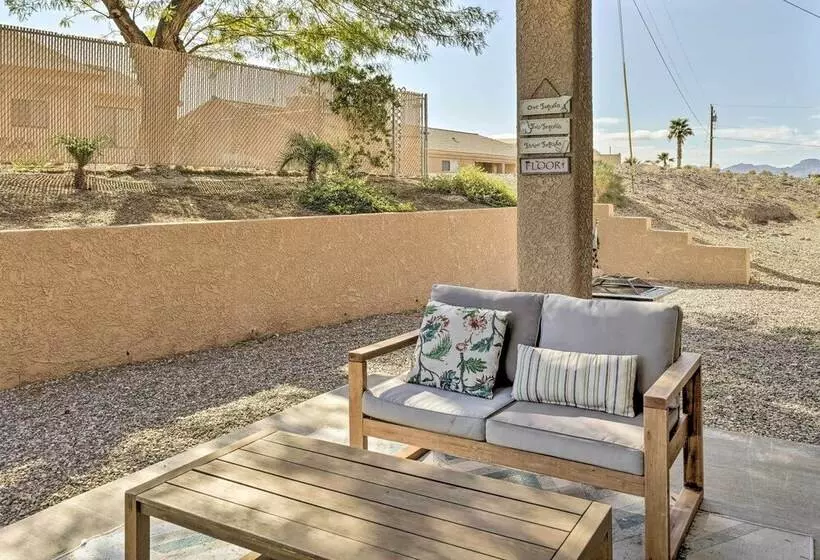 Chic Home In Lake Havasu W/ Fire Pit & Patio