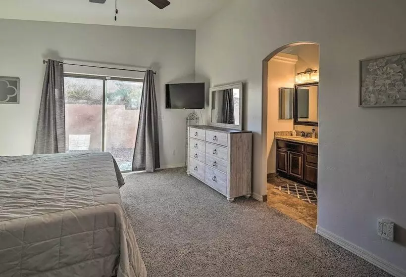 Chic Home In Lake Havasu W/ Fire Pit & Patio