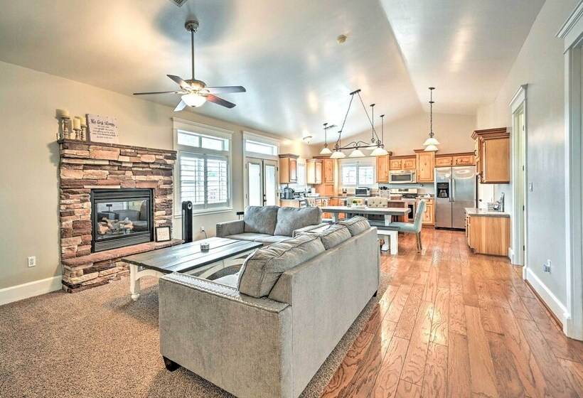 Bellemont Family Home W/ Hot Tub & Playground Set