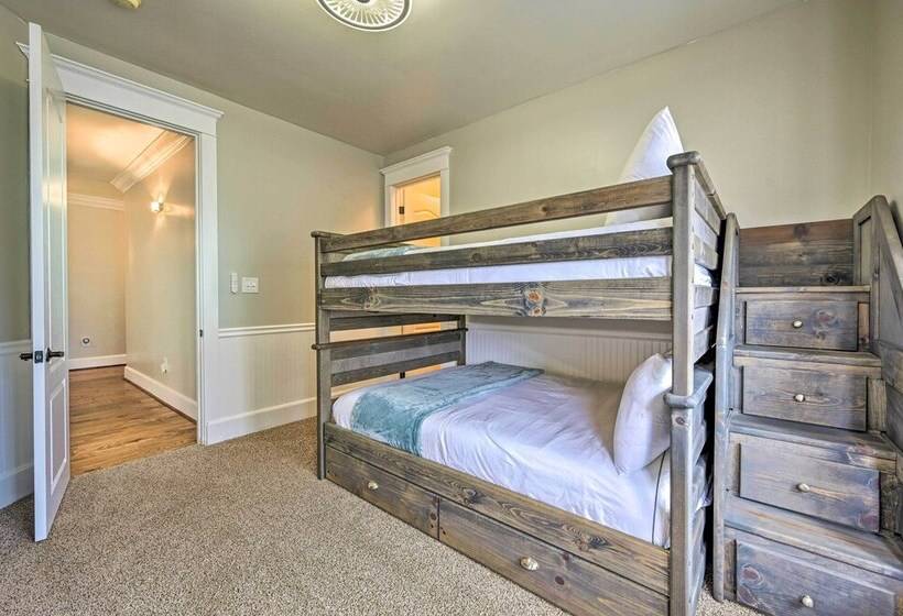 Bellemont Family Home W/ Hot Tub & Playground Set