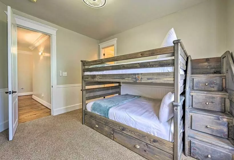 Bellemont Family Home W/ Hot Tub & Playground Set