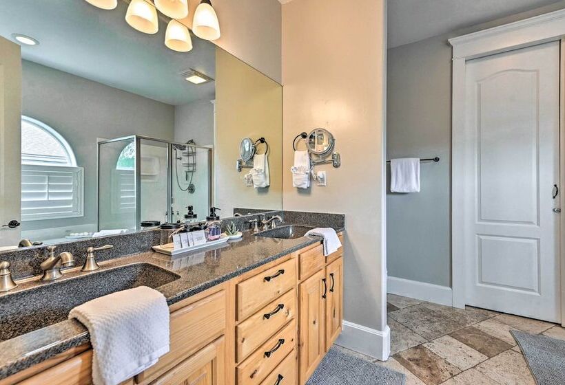 Bellemont Family Home W/ Hot Tub & Playground Set