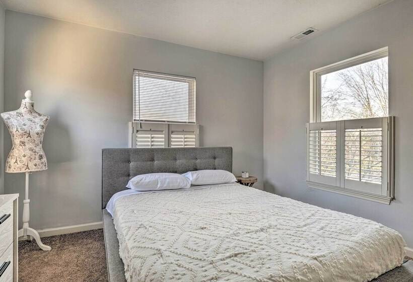 Cozy Indianapolis Home W/ Private Hot Tub!