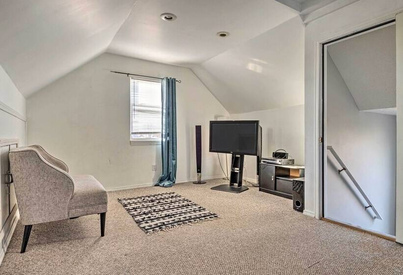 Cozy Indianapolis Home W/ Private Hot Tub!