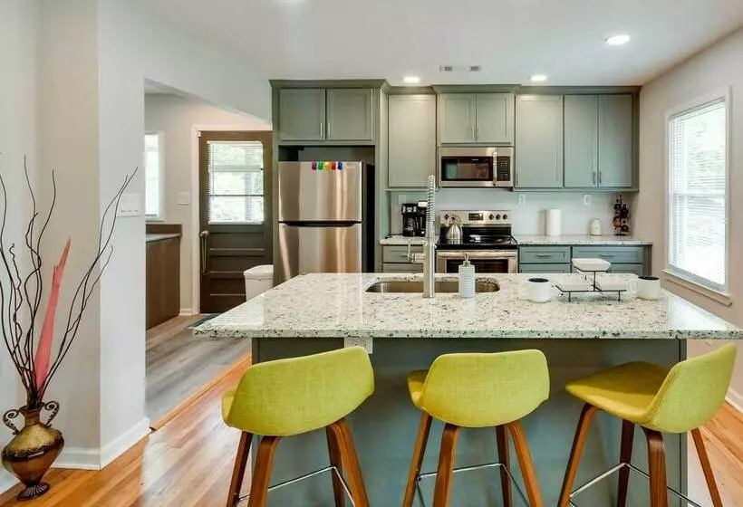Delightful Tuskegee Home  Great For Families!