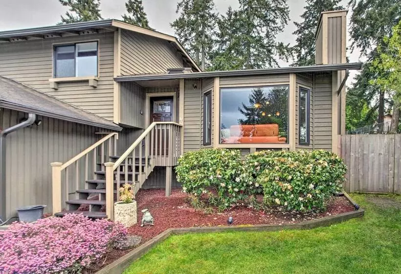 Dog Friendly Home: Fenced Yard, Great Amenities!