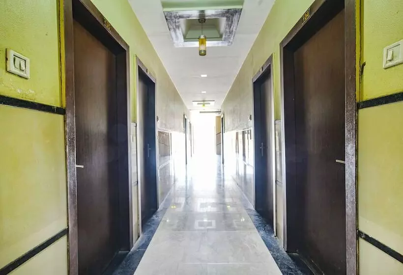 Fabhotel Parihar Palace