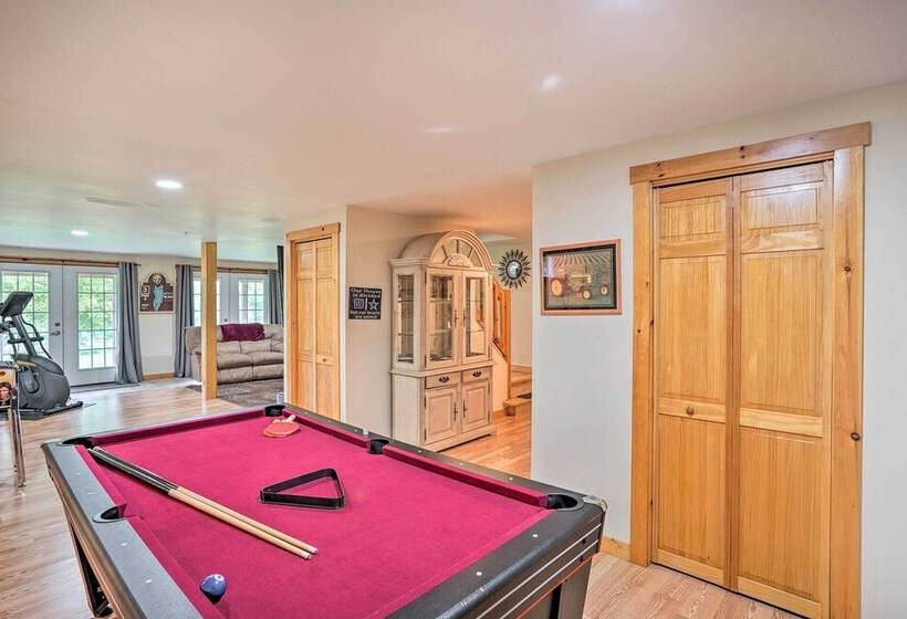 Grand Windham Retreat W/ Fire Pit & Game Room