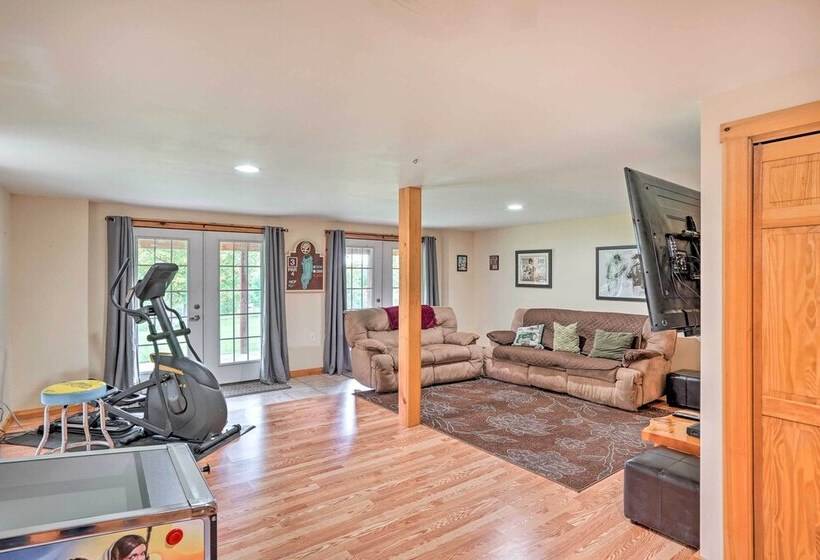 Grand Windham Retreat W/ Fire Pit & Game Room