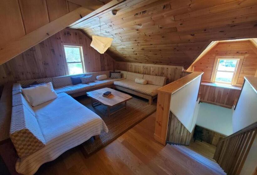 בית מלון כפרי Little Cat Lodge