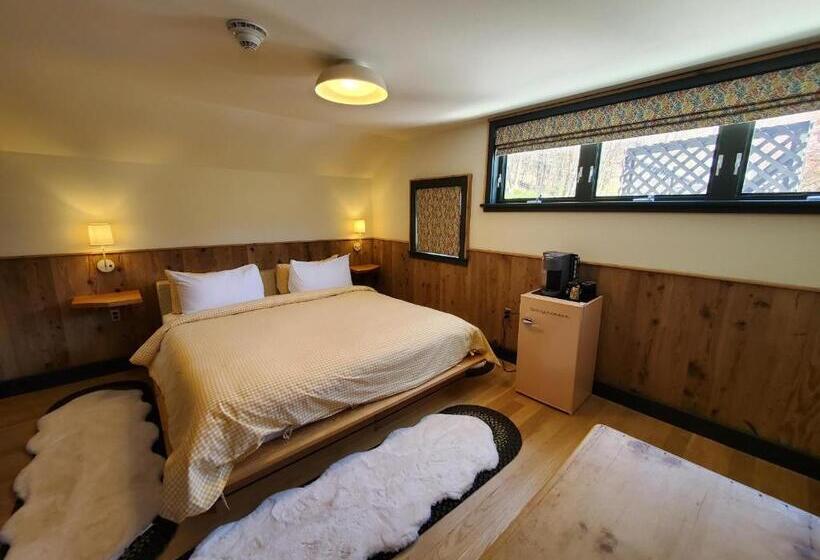 בית מלון כפרי Little Cat Lodge