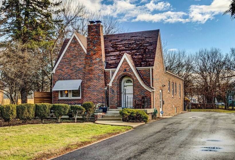 Idyllic Home Near Indianapolis Motor Speedway